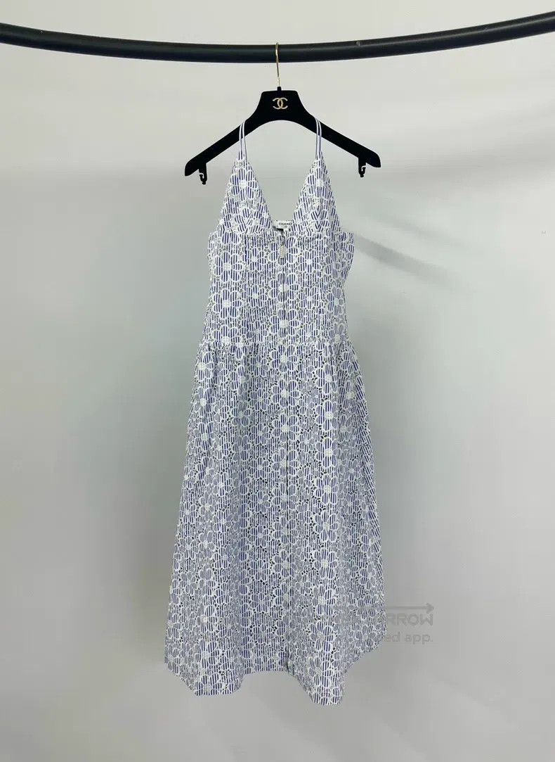 Chanel Chanel 25C Early Spring Holiday Embroidered Flower Strap D Size XS / US 0-2 / IT 36-38 - 1 Thumbnail