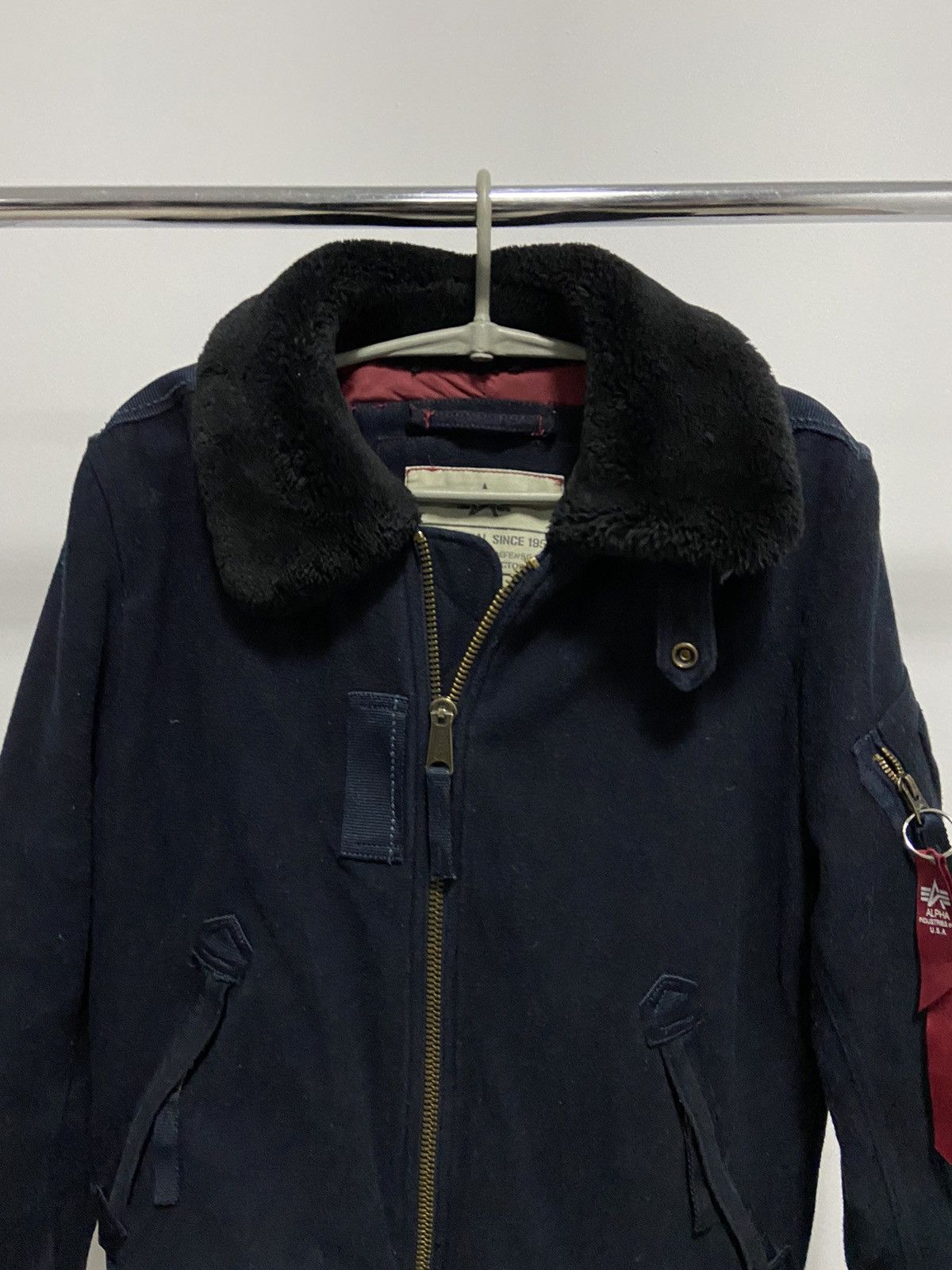 Alpha Industries × Vintage Alpha industries bomber zip red stripe fur collar vintage Size US S / EU 44-46 / 1 - 2 Thumbnail