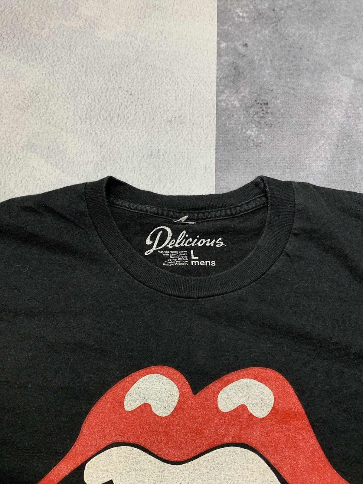 Band Tees Vintage Y2K The Rolling Stones band tee big logo size L Size US L / EU 52-54 / 3 - 5 Thumbnail