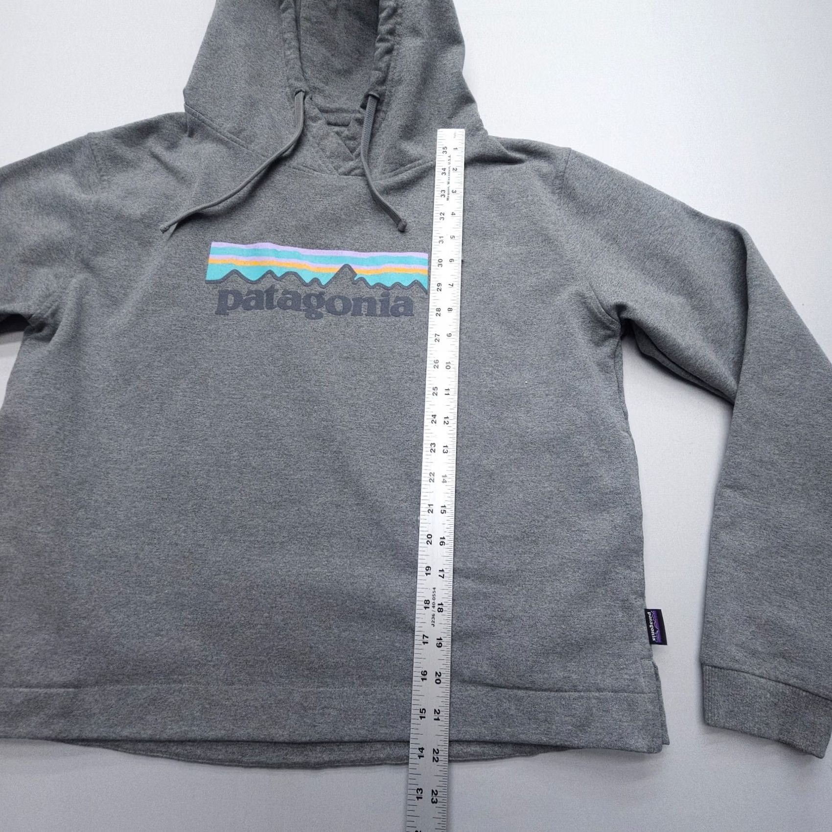 Patagonia Patagonia Hoodie Womens Large Gray Logo, P-6 Uprisal, Pullover, Fleece, Hooded, Solid, Outdoor, Hiking, Walking, Vintage N/A Size L / US 10 / IT 46 - 5 Thumbnail