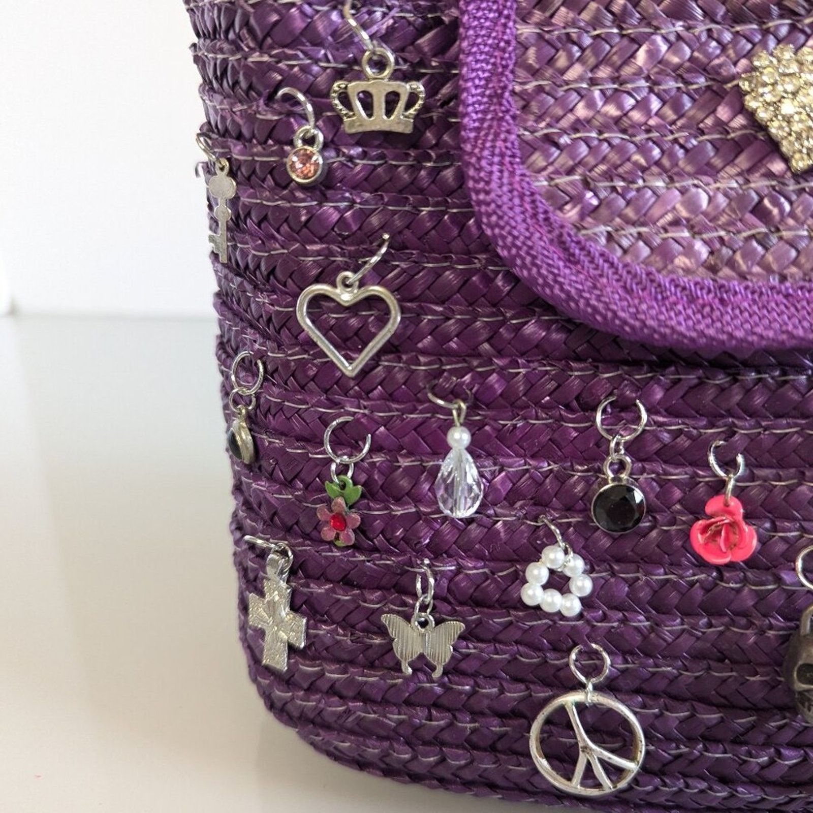 Vintage Vintage Purple Straw Crossbody Bag Upcycled Jewelry Charms Size ONE SIZE - 3 Thumbnail