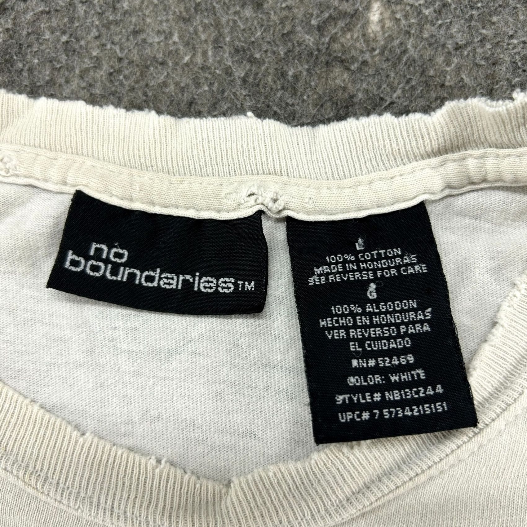 Vintage VINTAGE No Boundaries Shirt Mens L White Boxy Surfer Distressed 90s Thrashed Logo 100410 Size US L / EU 52-54 / 3 - 2 Thumbnail