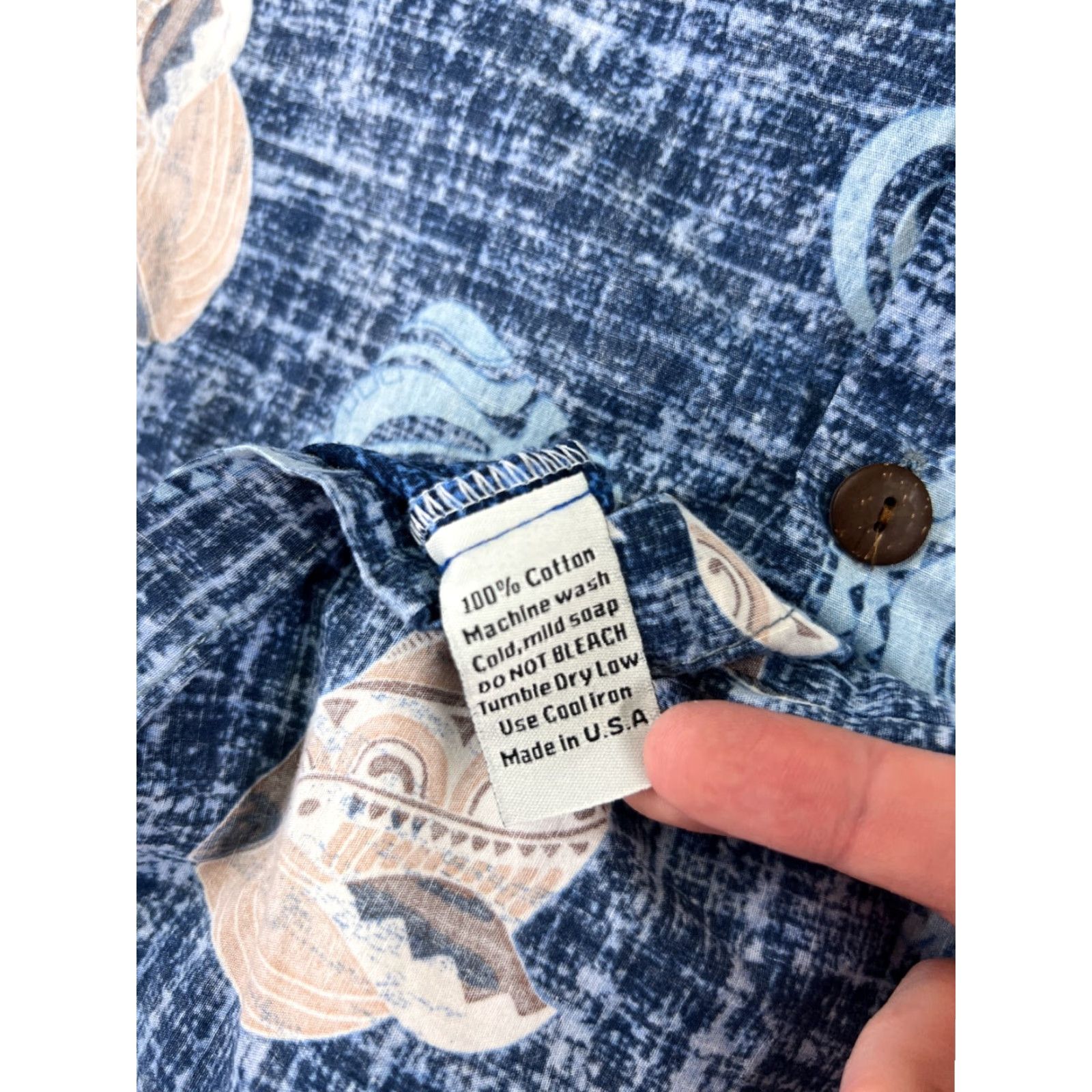 Vintage Aloha Mo'i Shirt Mens Small Blue Beige Sea Turtle Whale Tribal Print 100% Cotton Size US S / EU 44-46 / 1 - 4 Thumbnail