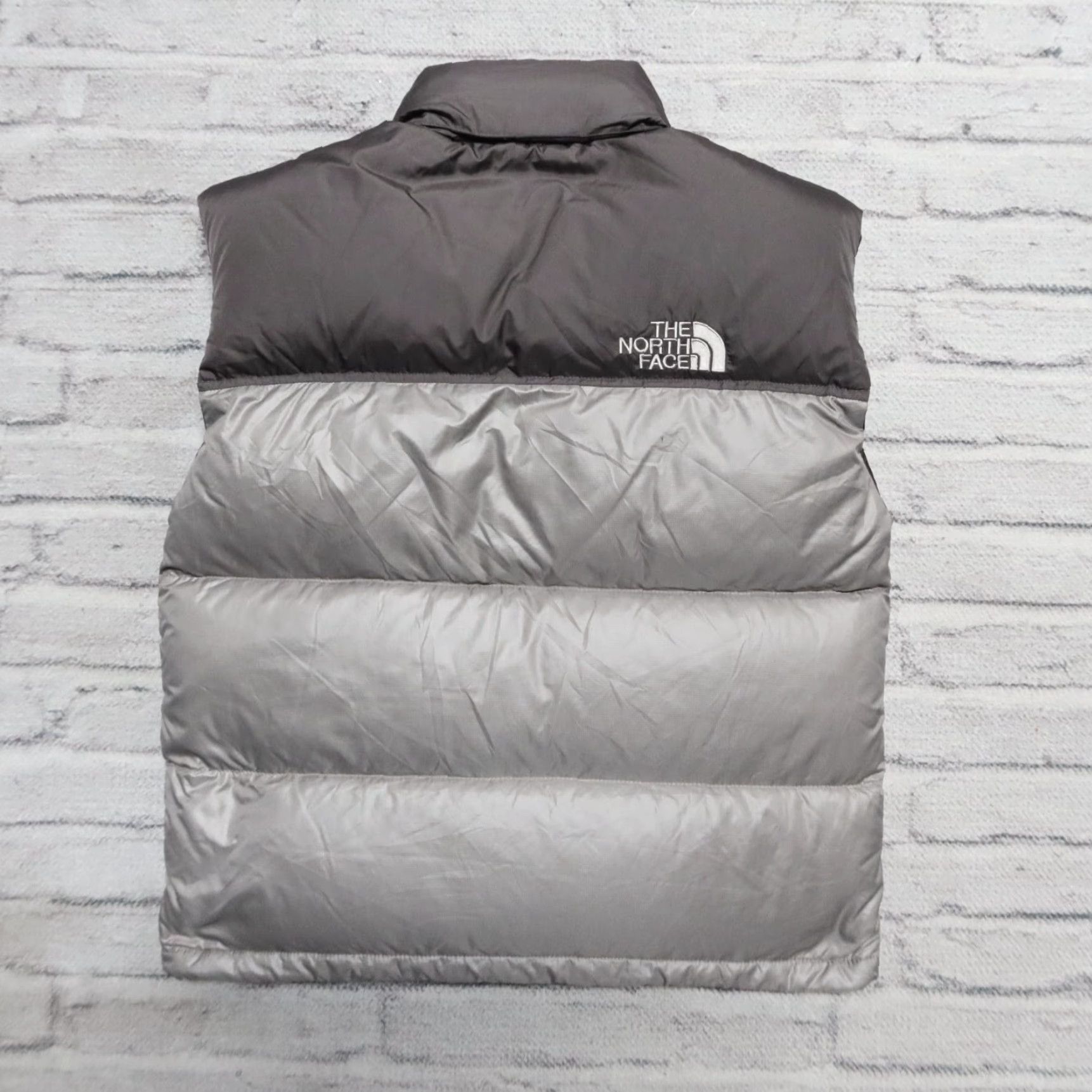 The North Face VINTAGE The North Face Nuptse 700 Quilted Down Vest Womens M Silver Size M / US 6-8 / IT 42-44 - 2 Thumbnail