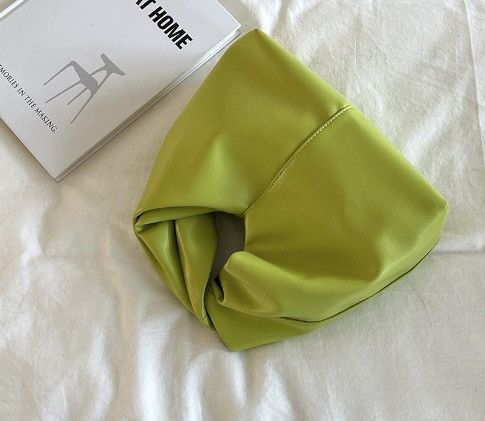 Japanese Brand Huskycat Korean all match cloud bag Size ONE SIZE - 4 Thumbnail