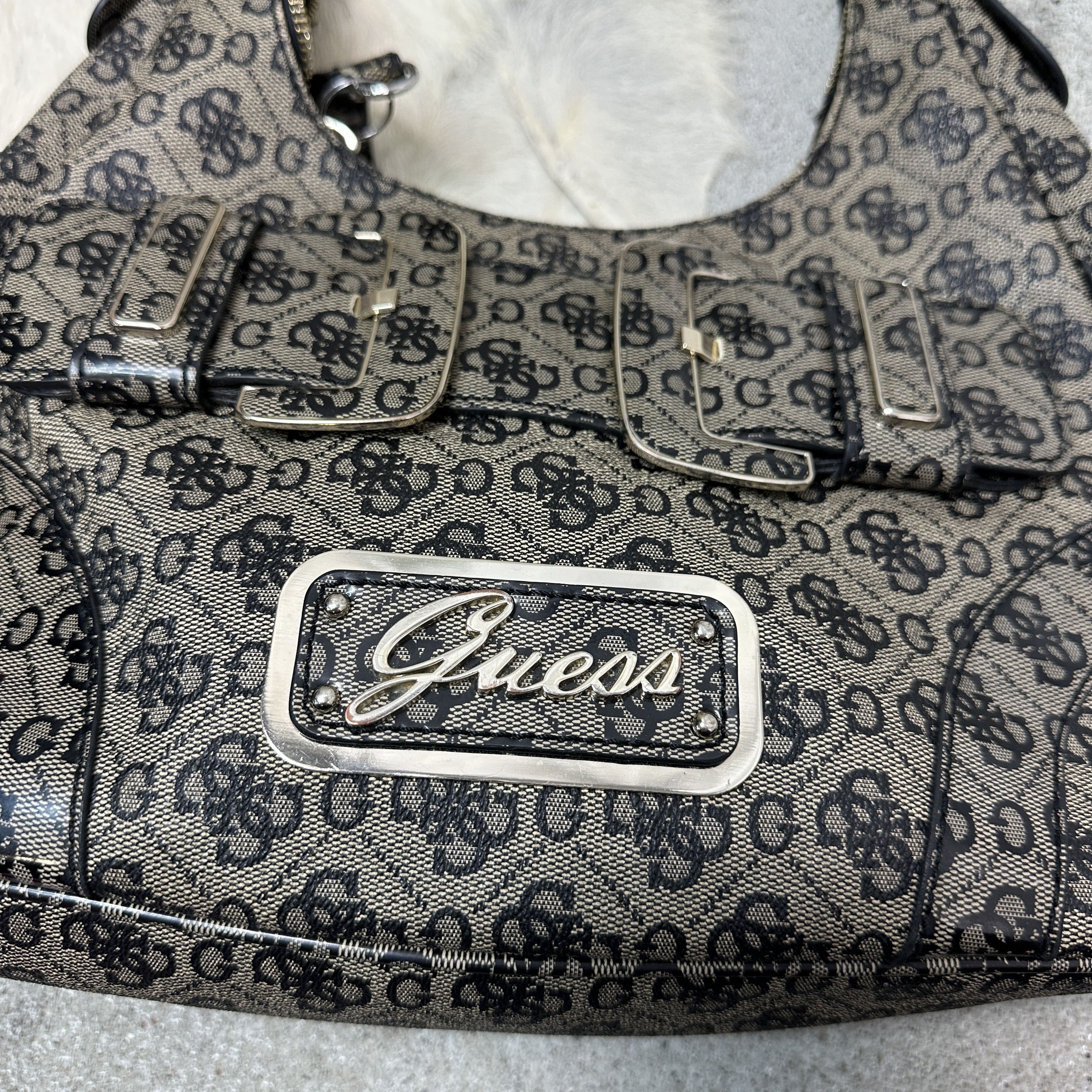 Guess Vintage Avant Garde Guess Monogram Buckled Hobo Bag Y2K Size ONE SIZE - 3 Thumbnail