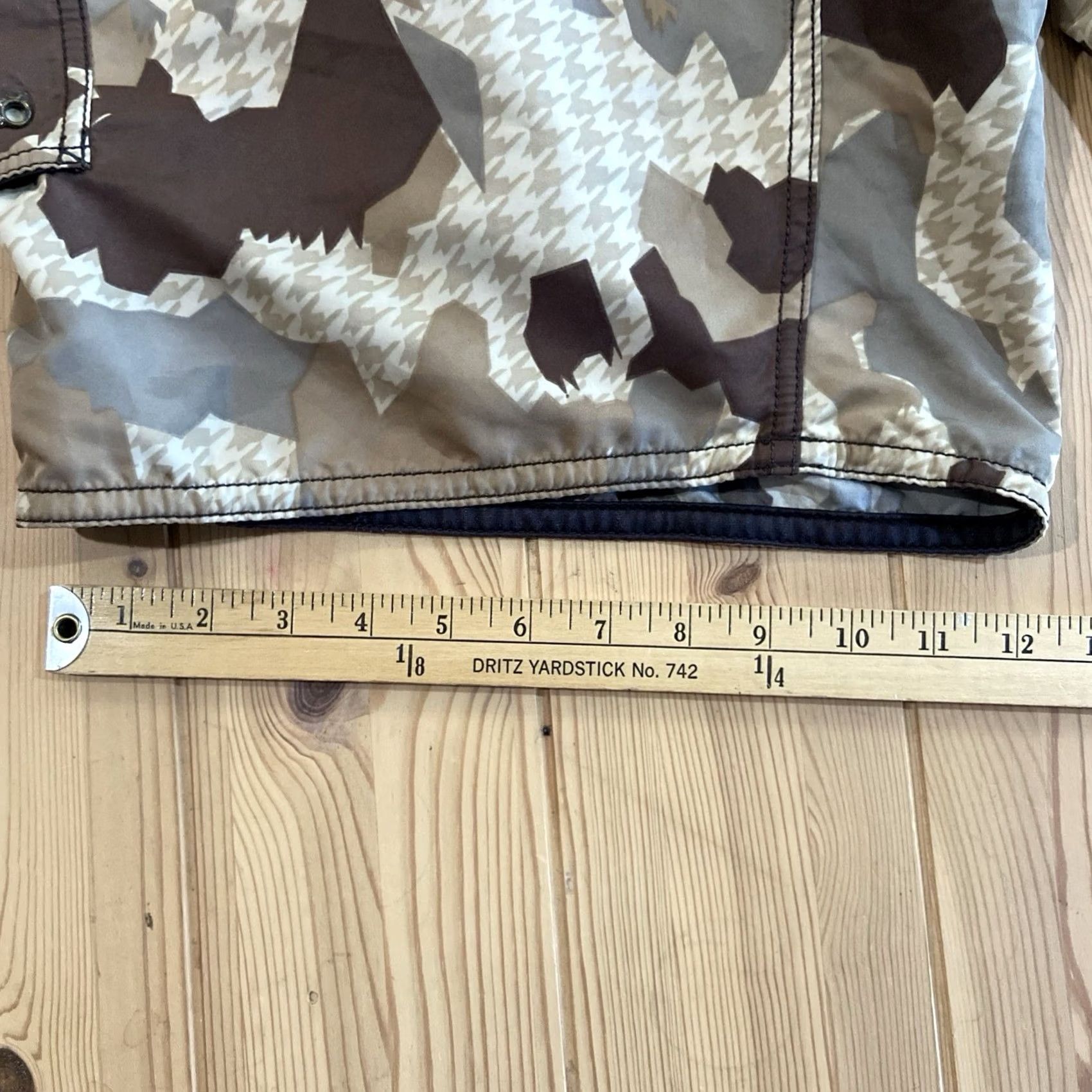 Quiksilver VINTAGE Quiksilver Board Shorts Mens 38 Brown Geometric Houndstooth Surf Swim Trunks Baggy Style Pockets Drawstring 90s Y2K Beach Retro Size US 38 / EU 54 - 6 Thumbnail