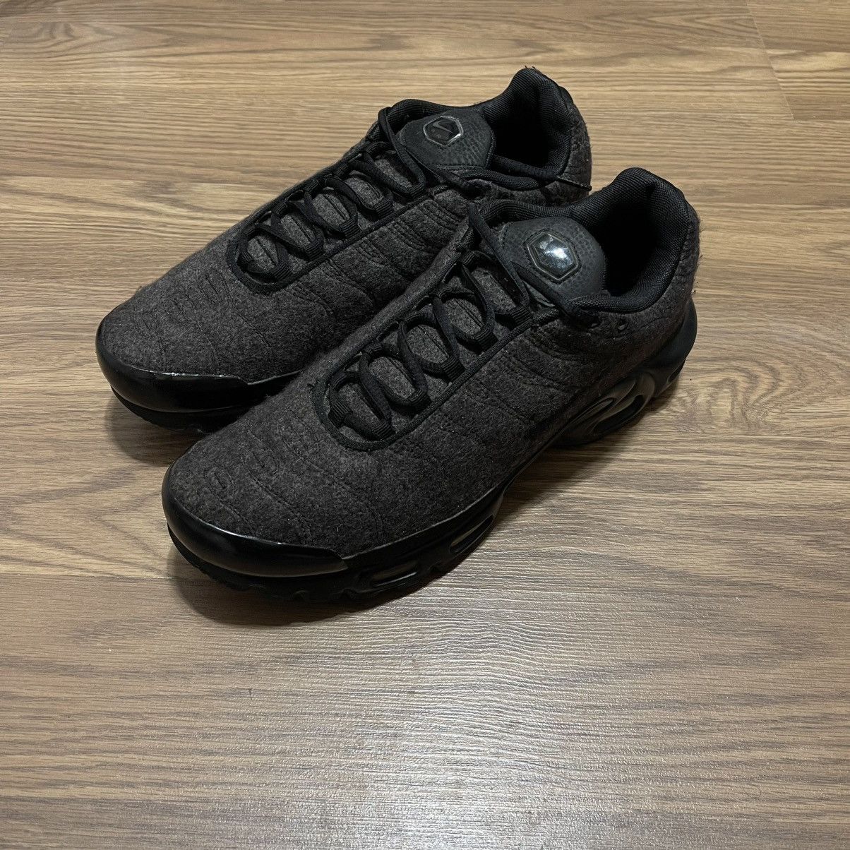 Nike 2017 Nike Air Max Grey Quilted Plus Triple Black 806262-022 Size US 11.5 / EU 44-45 - 4 Thumbnail