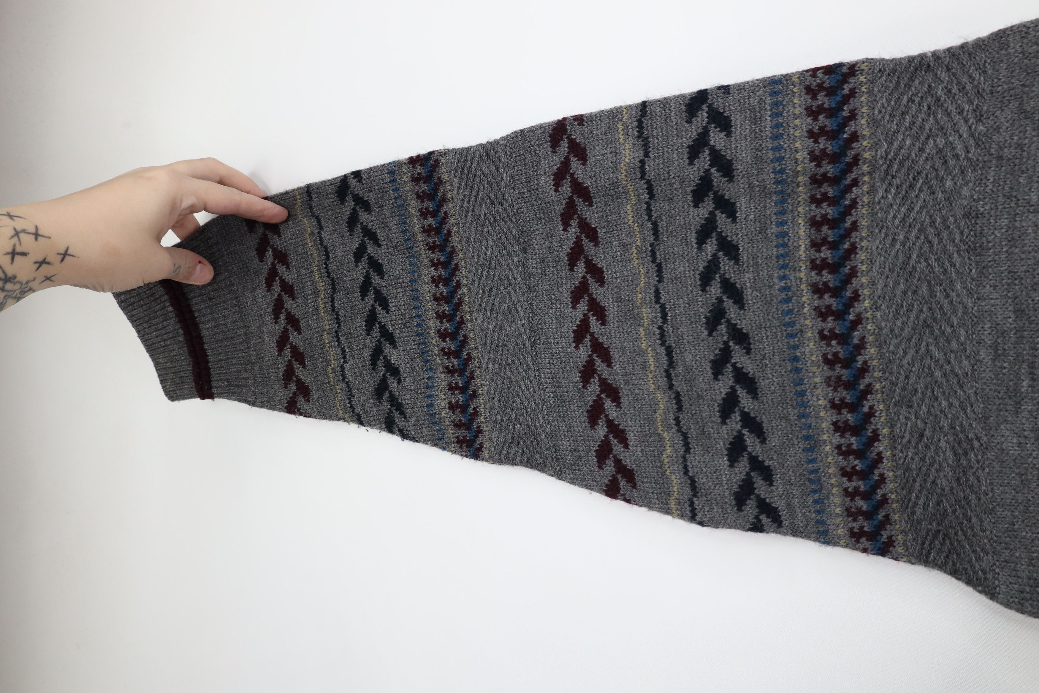 Vintage Vintage 90s Streetwear Fair Isle Knit Crewneck Sweater Size US L / EU 52-54 / 3 - 5 Thumbnail