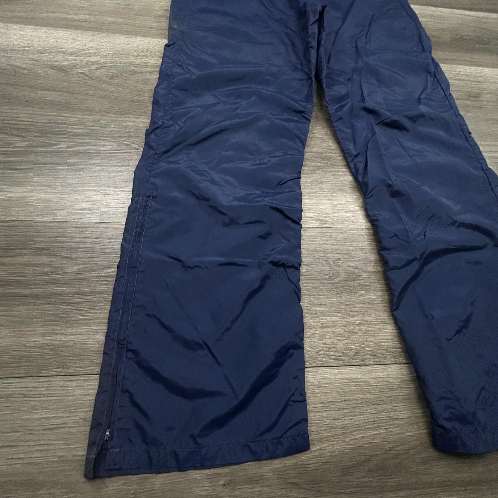 Nike VINTAGE Nike Track Pants Mens L Navy 70s Nylon Windbreaker Zip Leg USA Sportswear Activewear Running & Gym Womens Mens Boys Girls Size US 33 - 5 Thumbnail