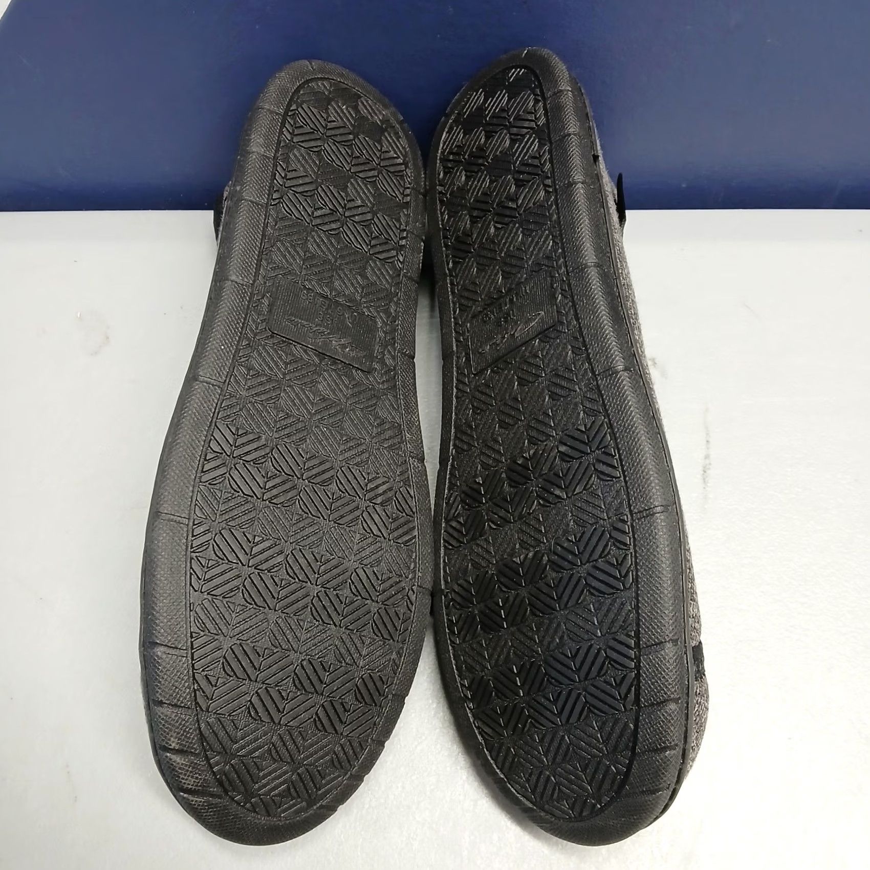 Vintage Wishcotton Womens Size 8 Slippers Black Gray Casual Knit Slip-On Comfort Shoes Size ONE SIZE - 7 Thumbnail