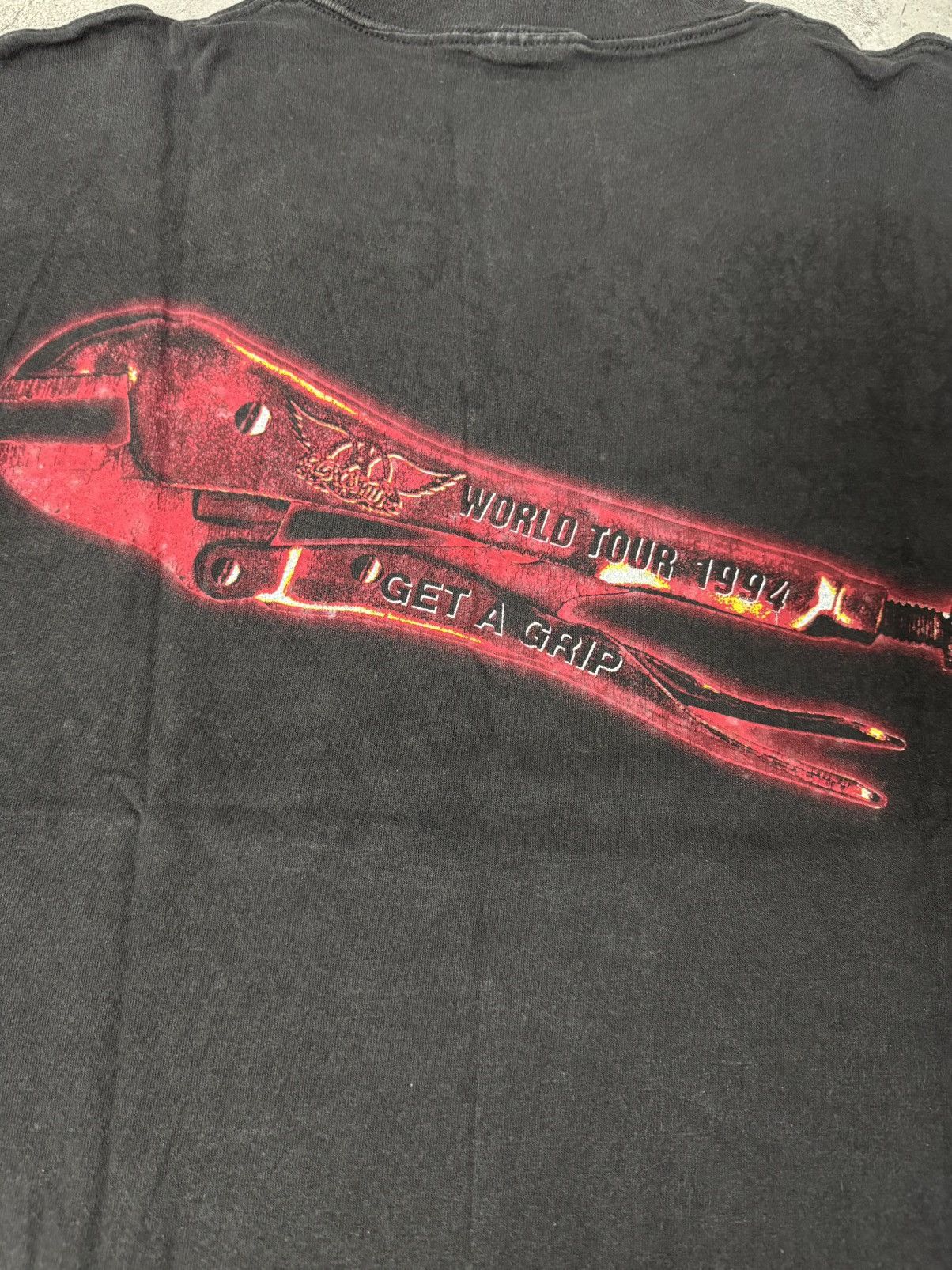 Band Tees VINTAGE AEROSMITH WORLD TOUR 1994 GET A GRIP T-SHIRT Size US XL / EU 56 / 4 - 6 Thumbnail