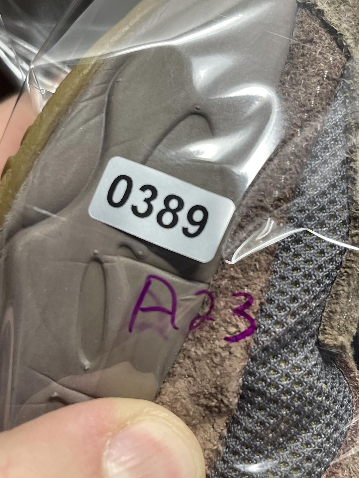 Adidas Adidas Yeezy Boost 700 Mauve Size 7 Mens Brown Sneakers Size US 7 / EU 40 - 11 Thumbnail
