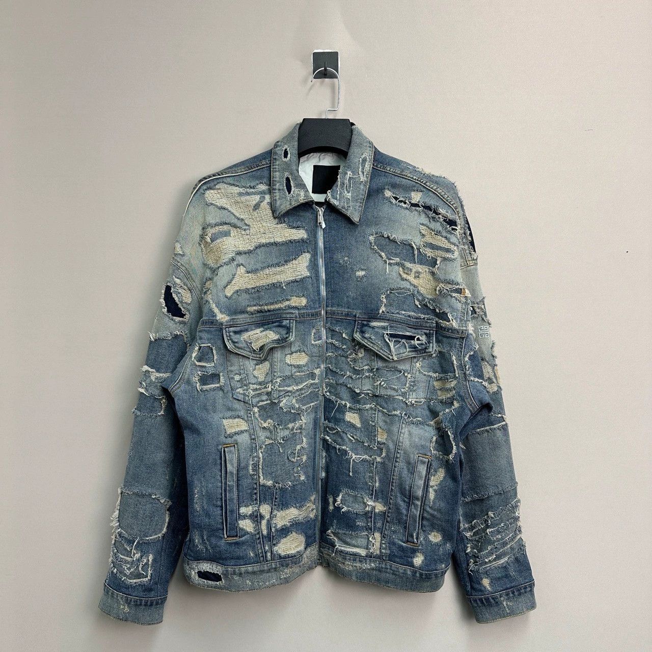Givenchy givenchy distressed denim jacket size s Size US S / EU 44-46 / 1 - 1 Thumbnail