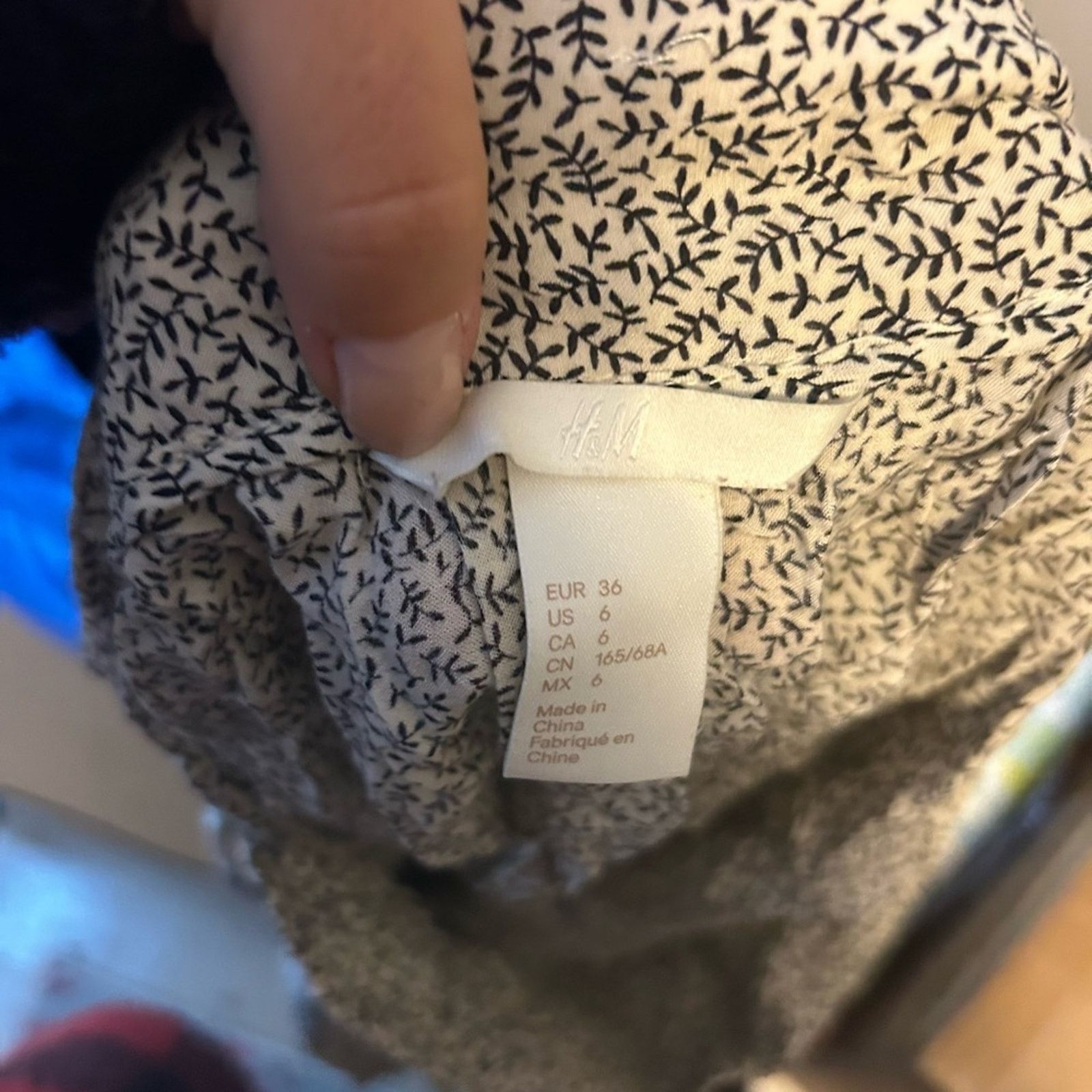 H&M H&M Ditsy Floral Cinched Mini Skirt Size 28" / US 6 / IT 42 - 3 Thumbnail