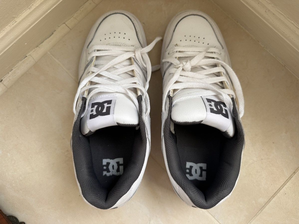 DC Slight used white DC skate shoes size 11 Size US 11 / EU 44 - 4 Thumbnail