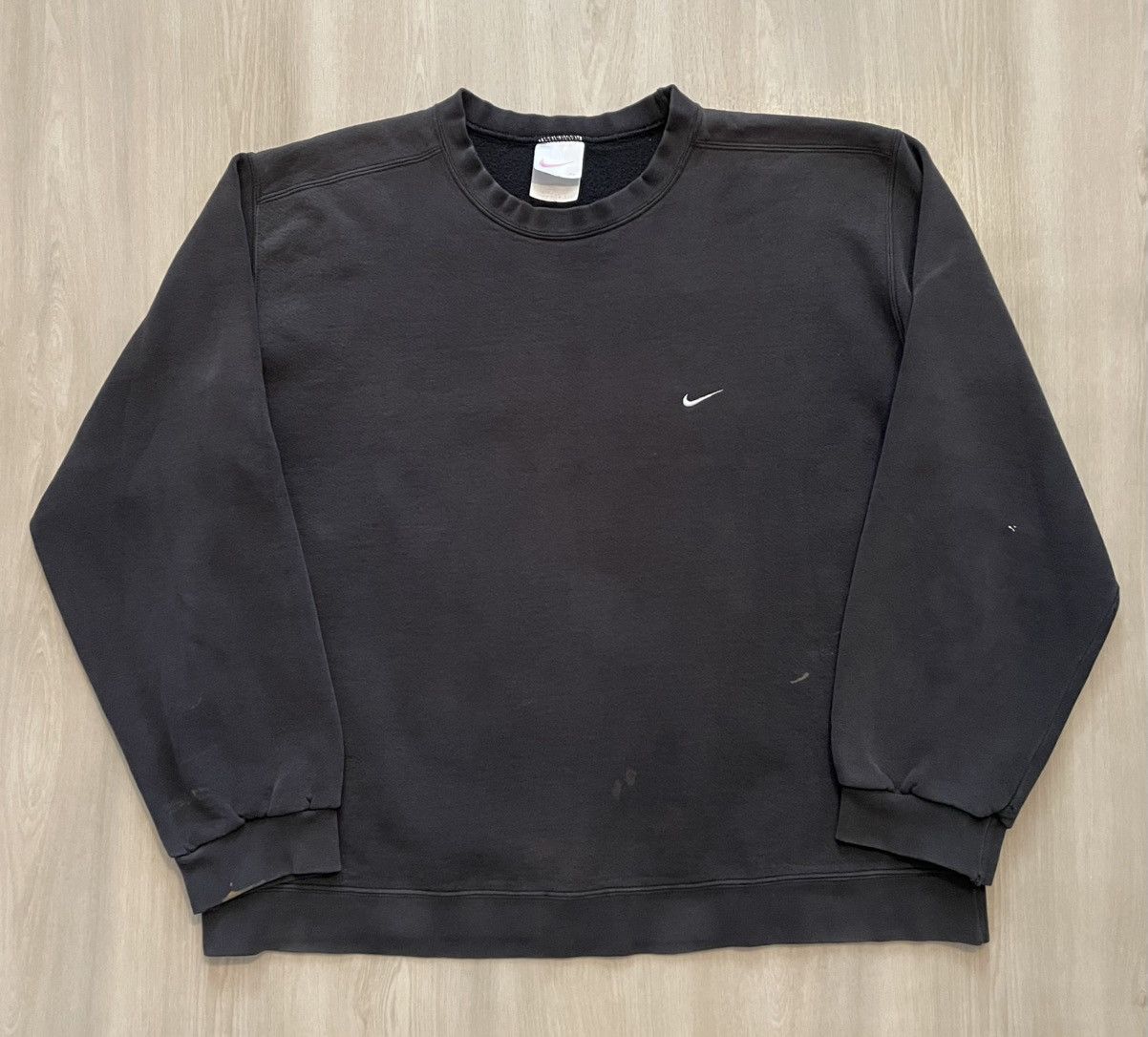 Nike Vintage 90s Nike Swoosh Embroidered Black Crewneck XL Size US XL / EU 56 / 4 - 1 Thumbnail