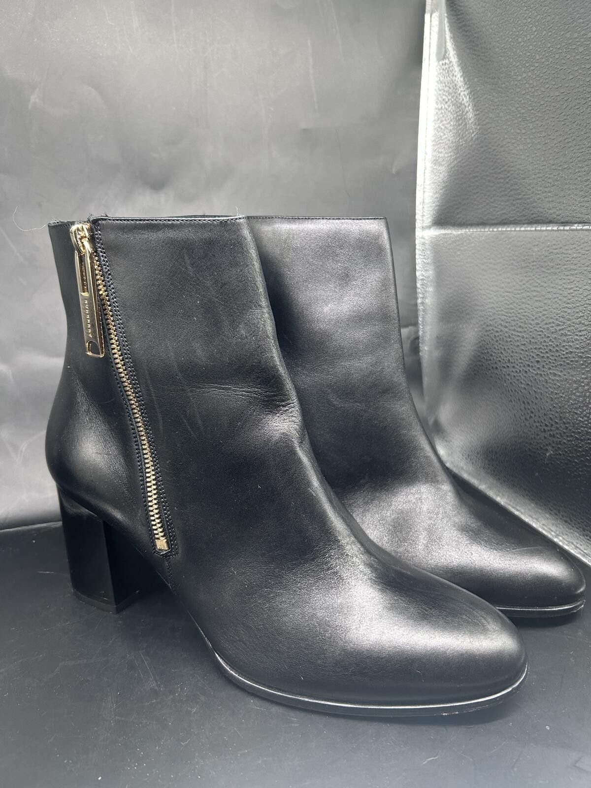 Burberry Burberry Black Leather Block Heel Ankle Boots Gold Zip Size US 8.5 / IT 38.5 - 2 Thumbnail