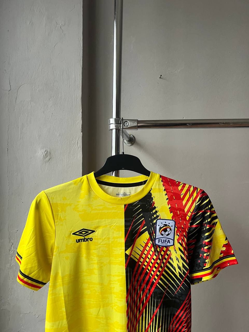 Umbro 2021/22 UGANDA TEAM THIRD SOCCER JERSEY FOOTBALL SHIRT SZ S Size US S / EU 44-46 / 1 - 3 Thumbnail