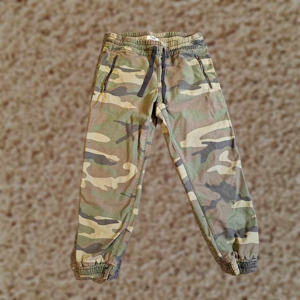 TNA TNA Pants Womens 6 Green Camo Joggers Zipper Pockets Sweatpants Casual Atheltic Shirt Size 28" / US 6 / IT 42 - 1 Thumbnail