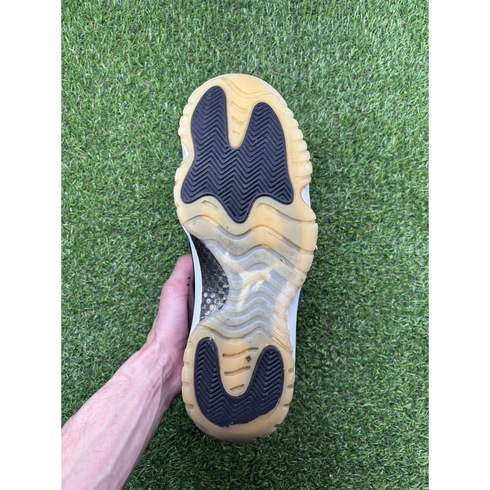 Jordan 11 Retro Mid Gratitude / Defining Moments