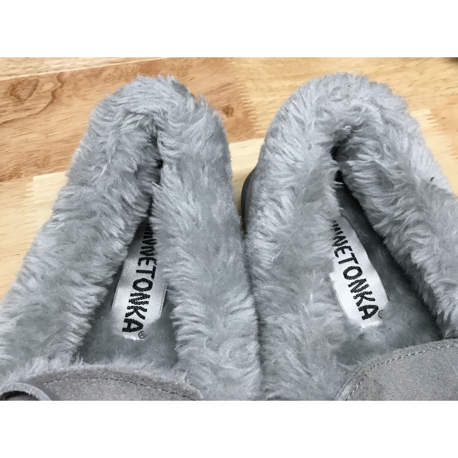 Minnetonka Minnetonka Camp Slippers Women 5 Gray Suede Fur Toe Slip-On Size US 5 / IT 35 - 2 Thumbnail