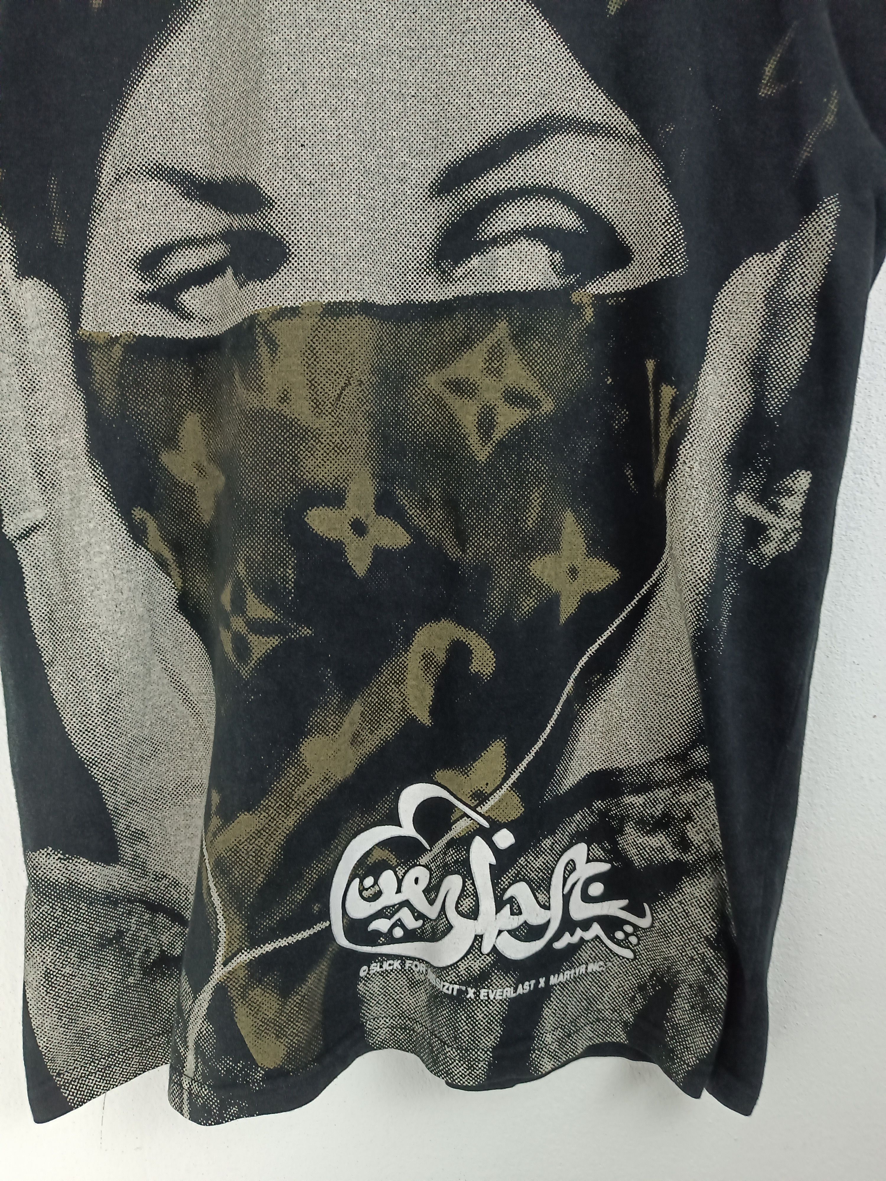 Vintage VINTAGE GIRL WITH LV KEFFIYEH PROTEST PEACE LOVE TEE Size US M / EU 48-50 / 2 - 7 Thumbnail