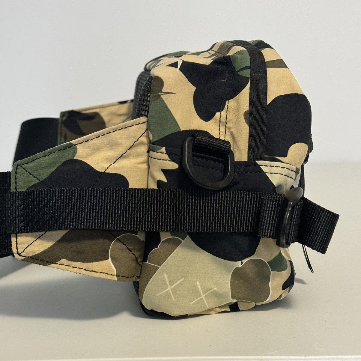 Bape × Kaws Bape x Kaws Bendy Camo Cross Body Waist Bag Size ONE SIZE - 7 Thumbnail
