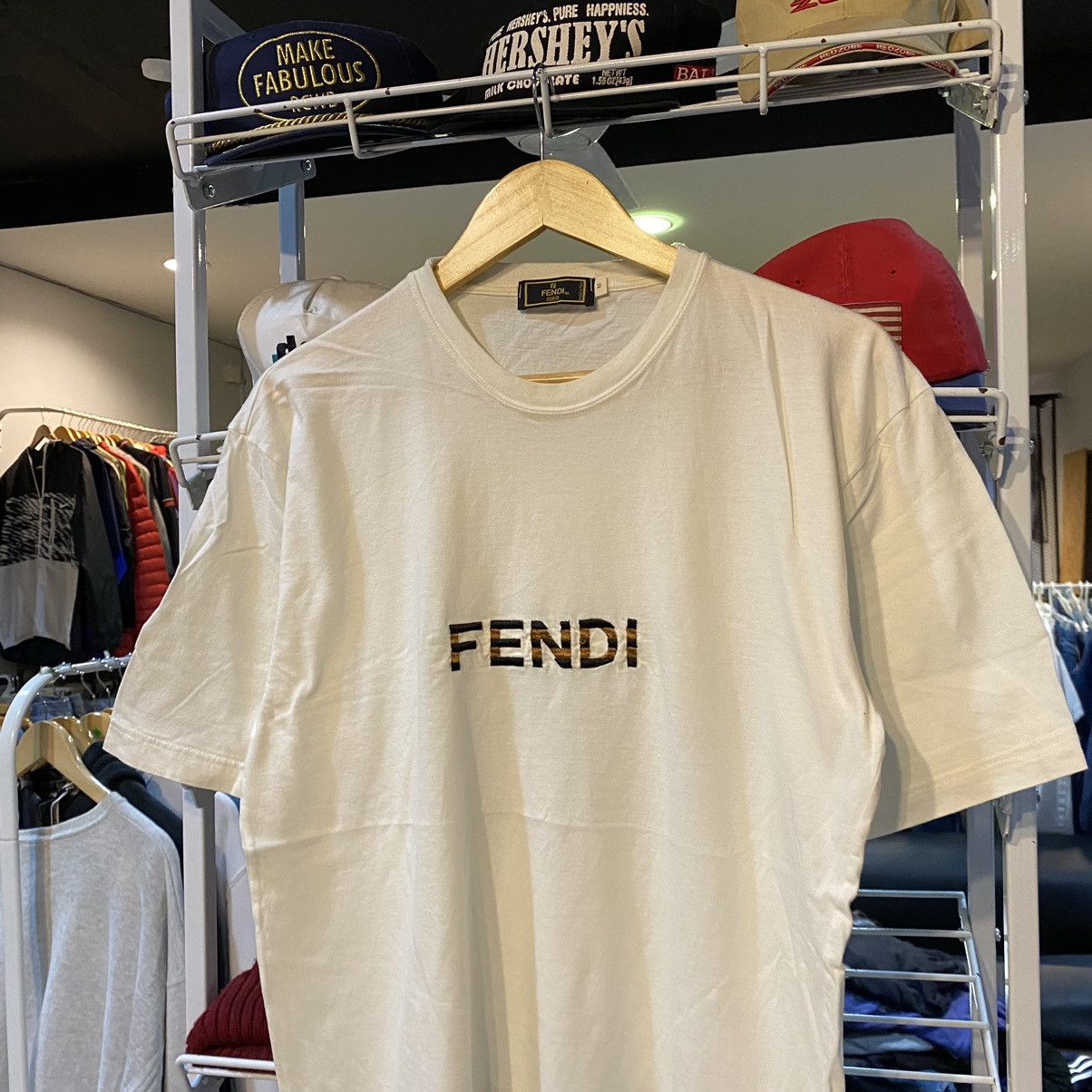 Fendi Vintage FENDI Spell Out Embroidery T shirt Size US M / EU 48-50 / 2 - 3 Thumbnail