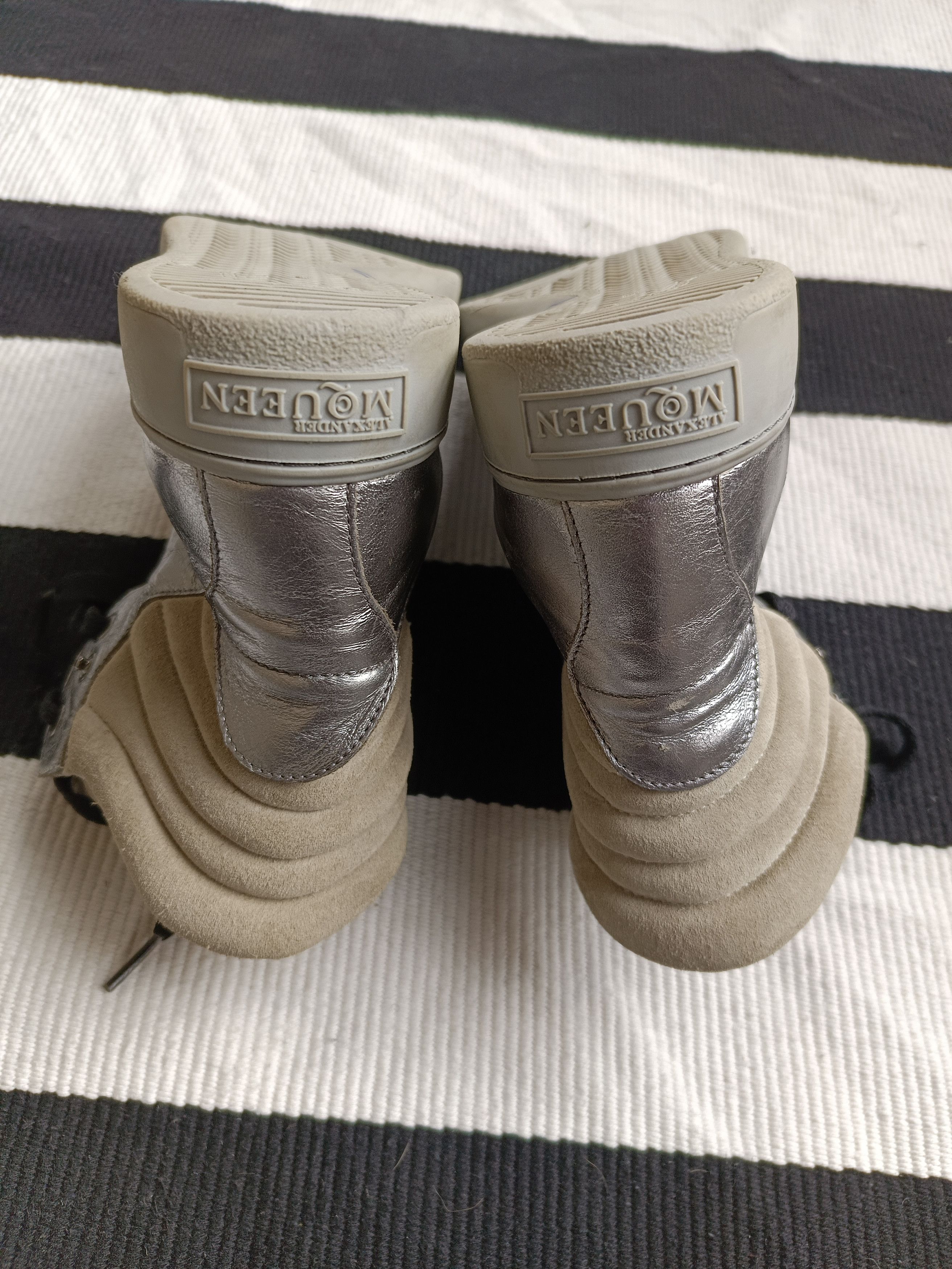 Alexander McQueen × Puma Puma x Alexander McQueen silver high top sneakers Size US 8.5 / IT 38.5 - 6 Thumbnail