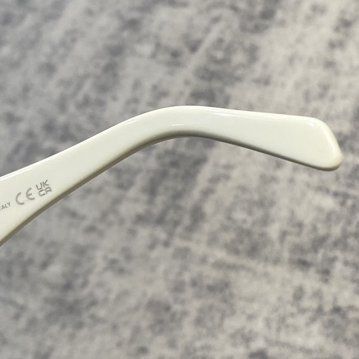 Celine CELINE Triomphe CL40269U Cat Eye Sunglasses WHITE Size ONE SIZE - 8 Thumbnail