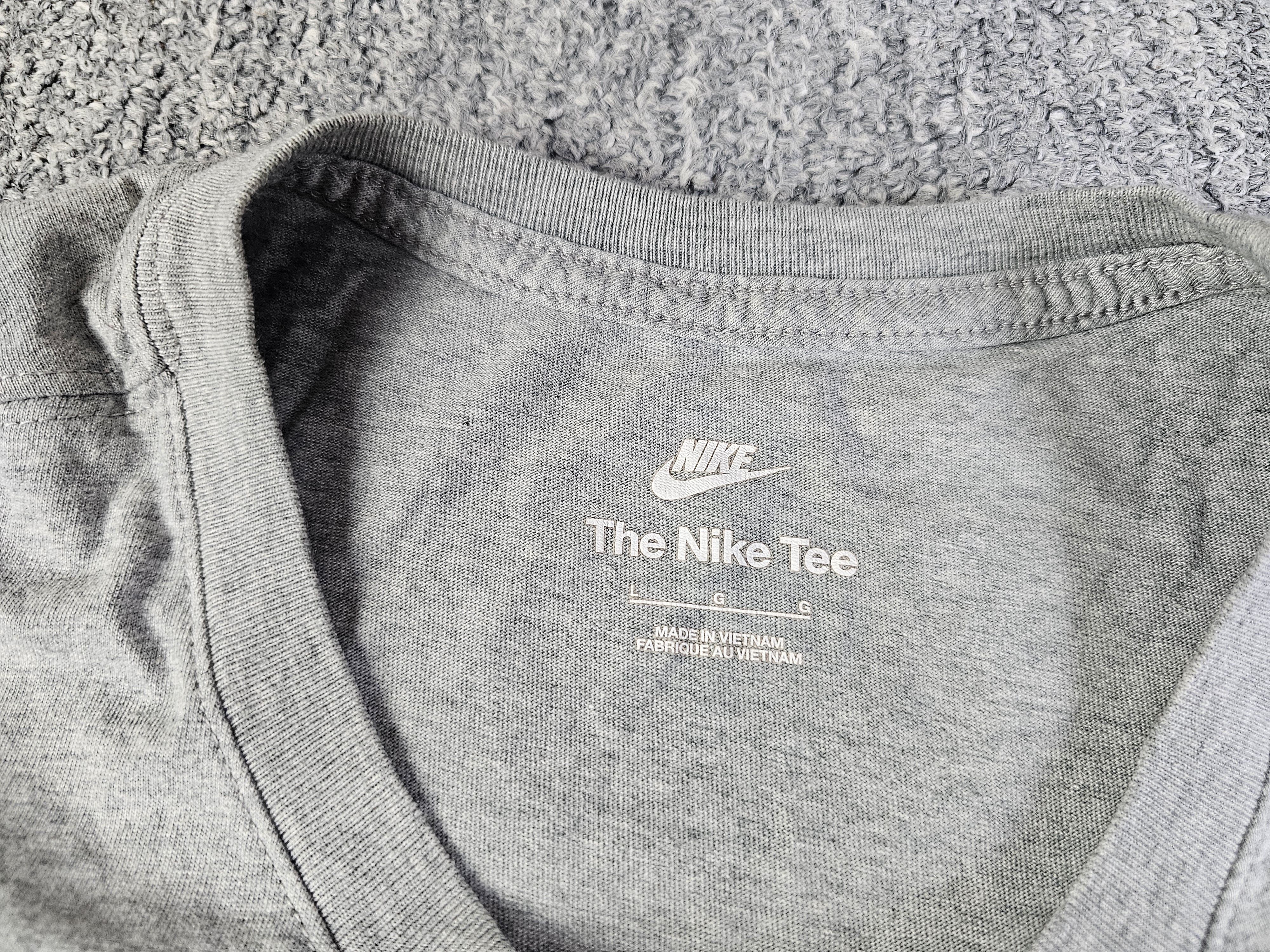 Nike Nike The Nike Tee Smiley Cloud Swoosh Graphic Gray L Size US L / EU 52-54 / 3 - 4 Thumbnail