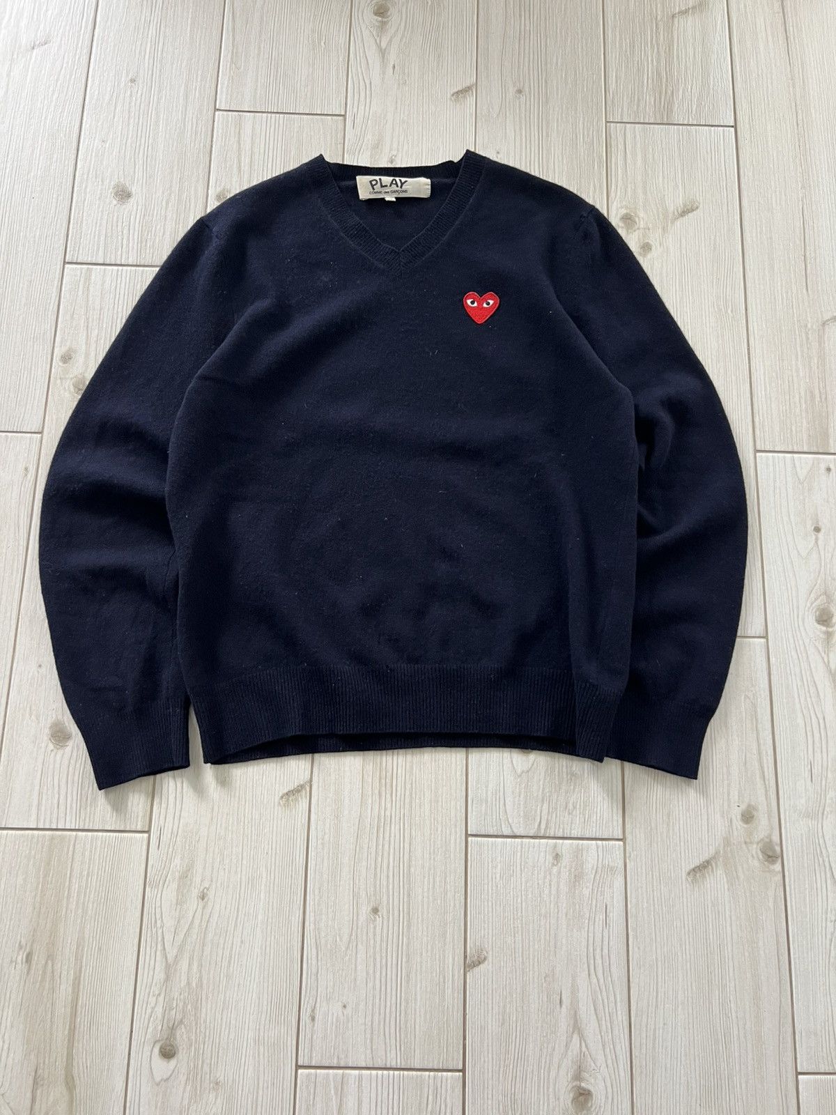 Comme des Garcons Comme des Garçons Blue PLAY V-neck Sweater Japan Medium Size US M / EU 48-50 / 2 - 7 Thumbnail