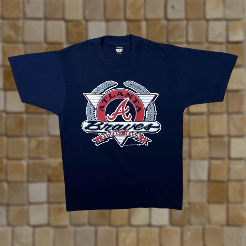 Vintage VINTAGE Screen Stars MLB Atlanta Braves Baseball Single Stitch T-Shirt L Mens Navy Blue 1992 Graphic Print 50/50 Regular Short Sleeve Round Neck Size US M / EU 48-50 / 2 - 1 Thumbnail
