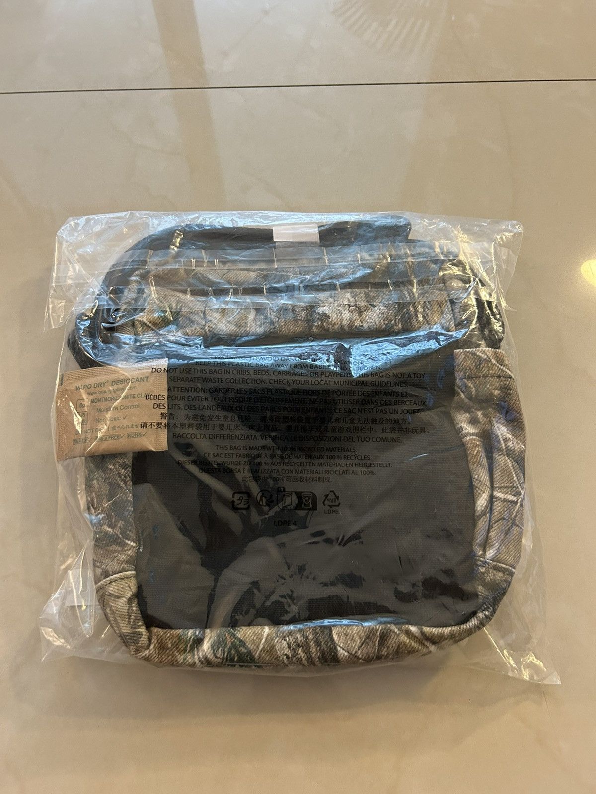 Supreme Supreme Camo Denim Shoulder Bag Size ONE SIZE - 2 Thumbnail