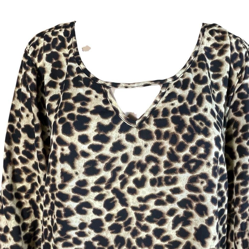 Torrid Torrid Animal Leopard Print Long Sleeve Keyhole Neck Blouse Size XXL / US 16-18 / IT 52-54 - 4 Thumbnail