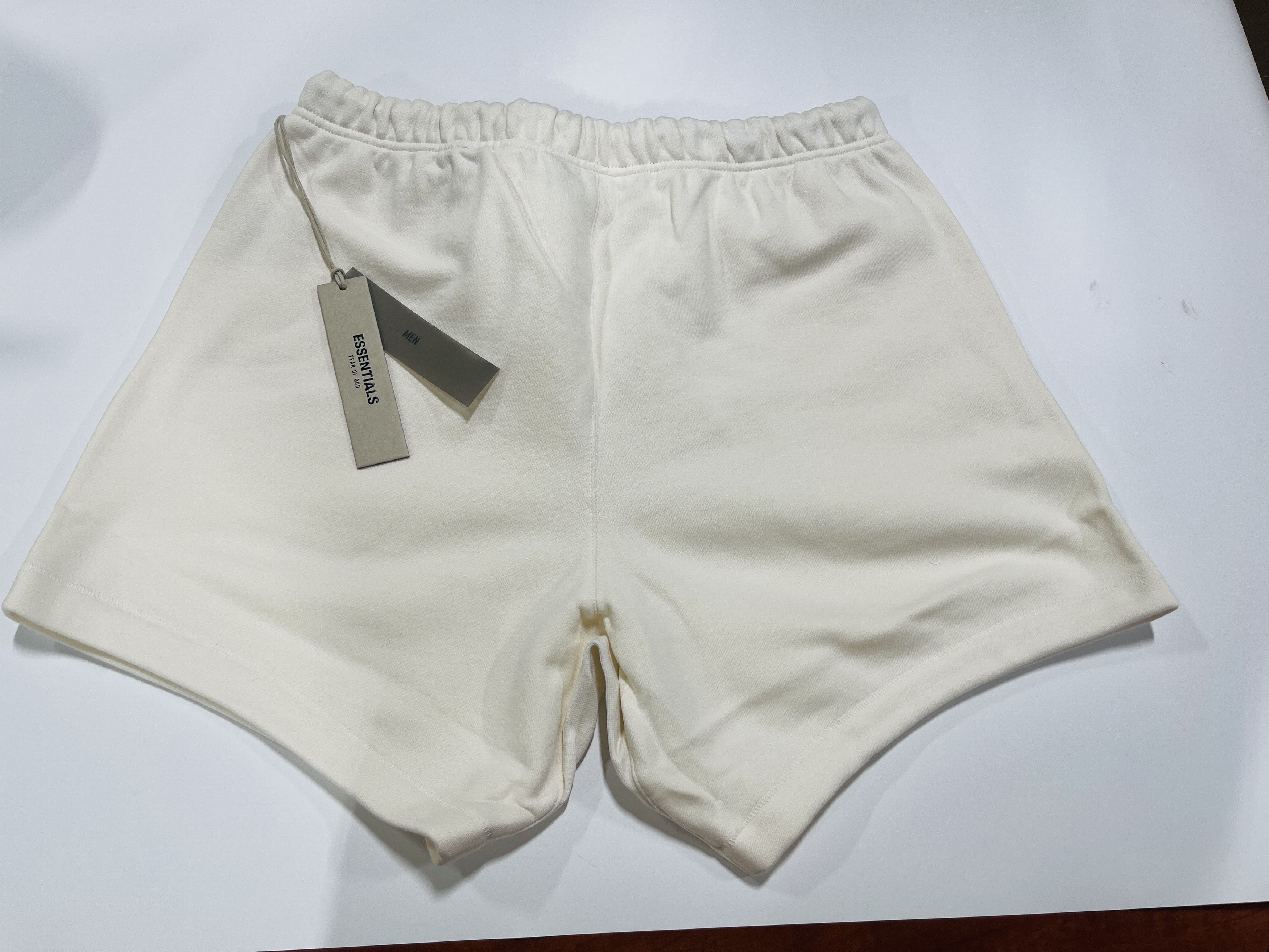 FOG × Fear of God Fear of God Essentials Sweatshort White Cloud Dancer Size XS Size US 30 / EU 46 - 6 Thumbnail