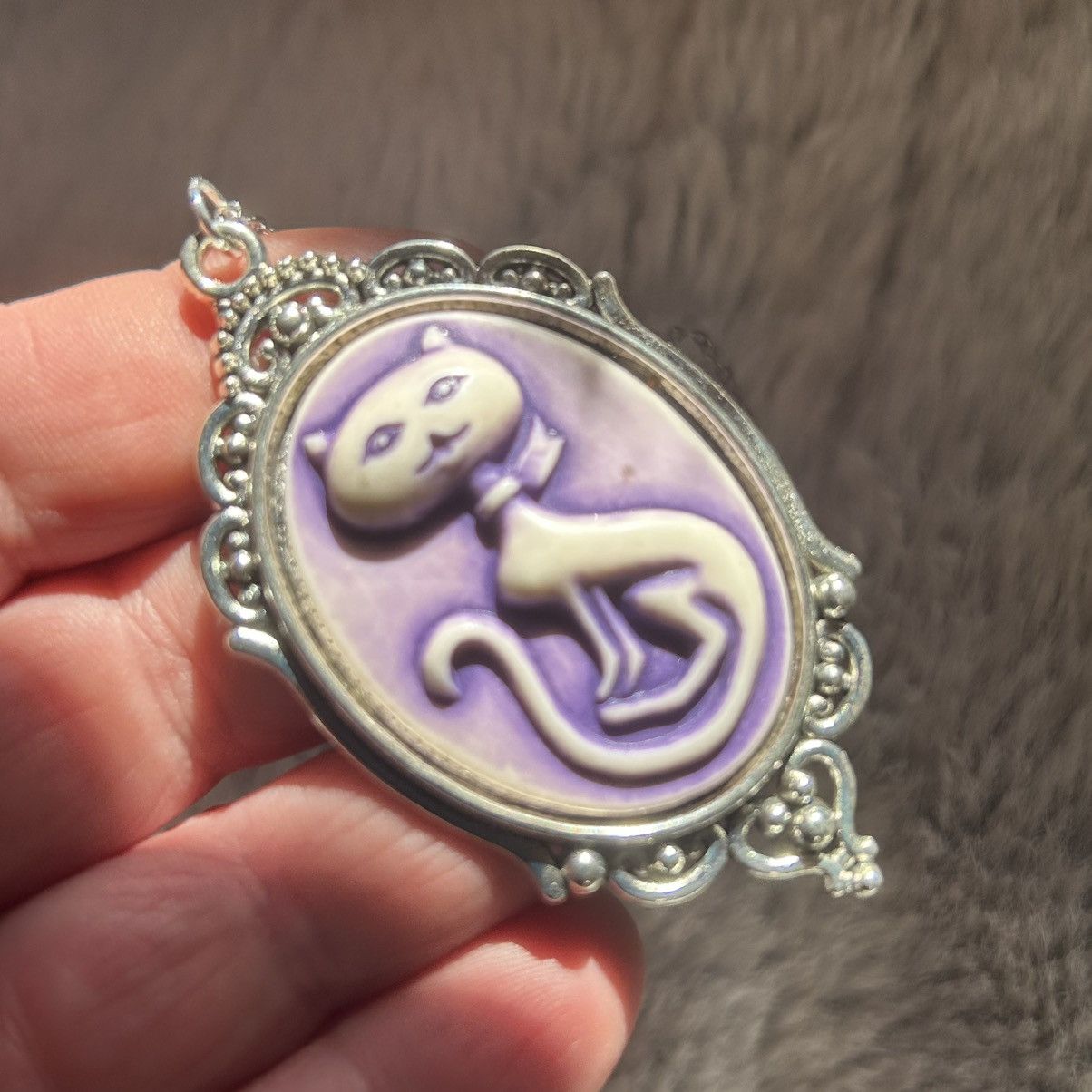 Handmade Handcrafted purple sitting pretty kitty cat cameo necklace Size ONE SIZE - 6 Thumbnail
