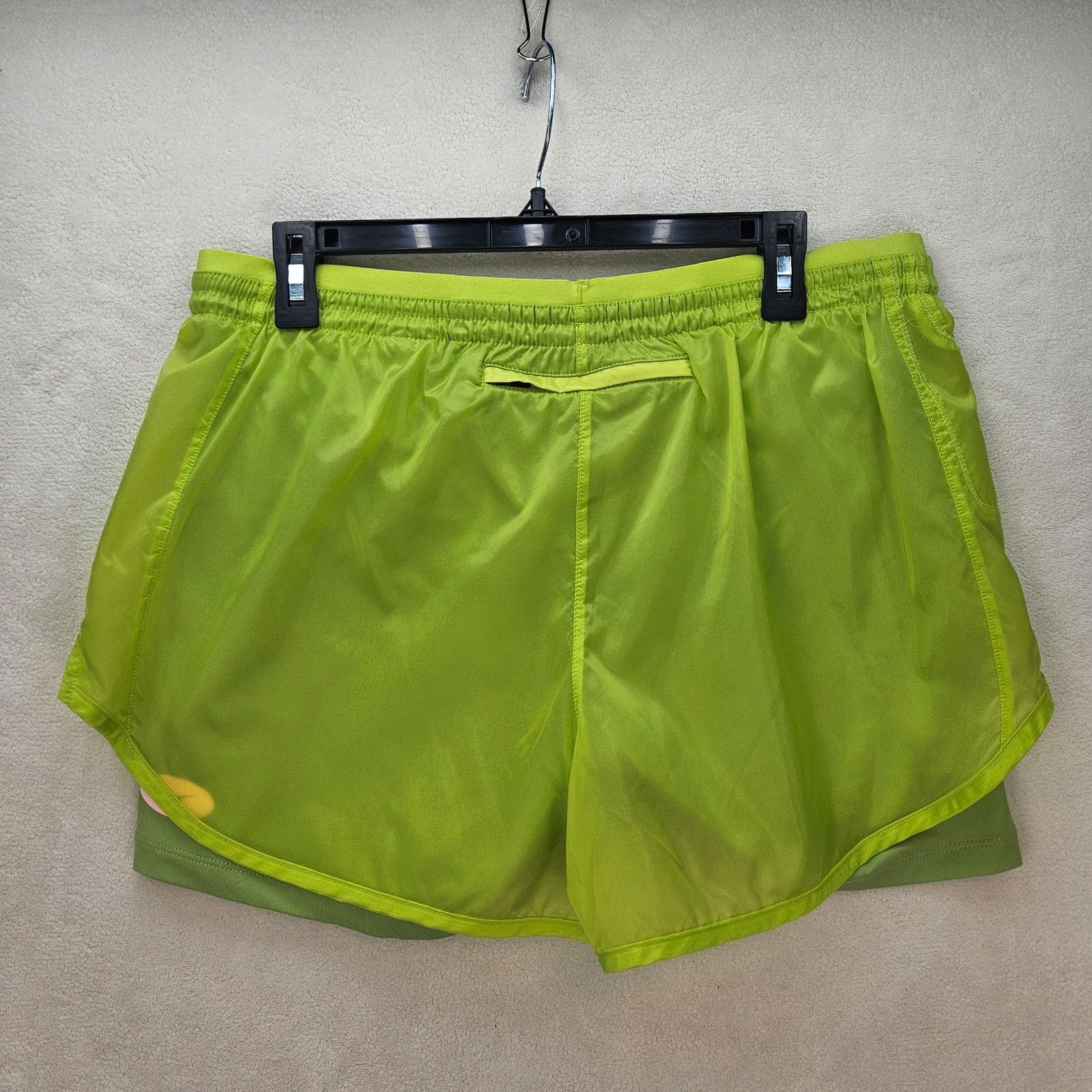 Nike NIKE WOMEN'S LARGE ICON CLASH TEMPO LUXE RUNNING SHORTS GRN Size 32" / US 10 / IT 46 - 6 Thumbnail