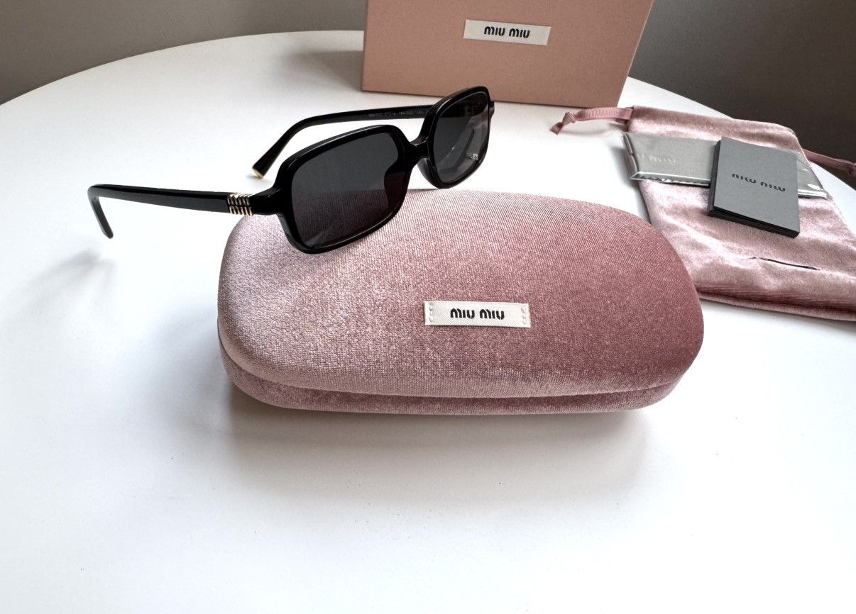 Miu Miu × Vintage NEW Miu Miu sunglasses SMU 11ZS 16K5S0 Size ONE SIZE - 1 Thumbnail