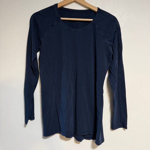 Lululemon Lululemon Navy Blue Long Sleeve Performance Top (Ap. M, 18”) Size M / US 6-8 / IT 42-44 - 2 Thumbnail