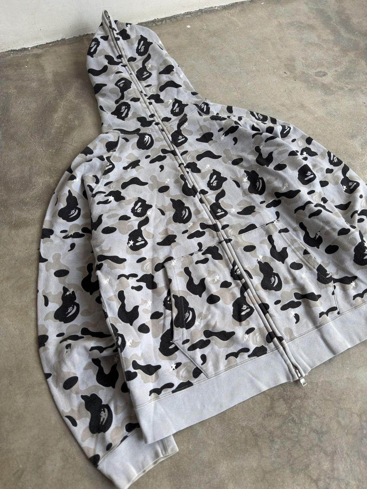 Bape Rare! 2010 Bape STA Aoyama camo Full Zip Hoodie Size US L / EU 52-54 / 3 - 2 Thumbnail