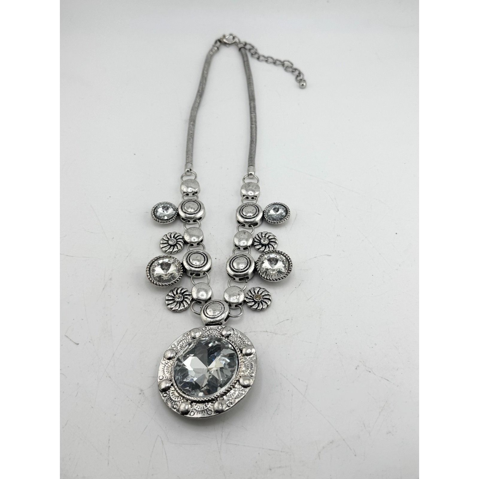 Vintage Vintage rhinestone flower collar necklace Size ONE SIZE - 4 Thumbnail