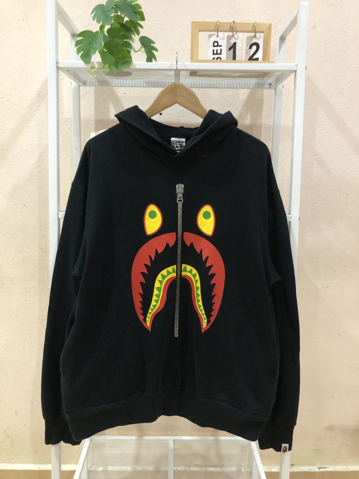 Bape OG Vintage 2005 A Bathing Ape BAPE Shark Pullover Hoodie Size US L / EU 52-54 / 3 - 1 Thumbnail