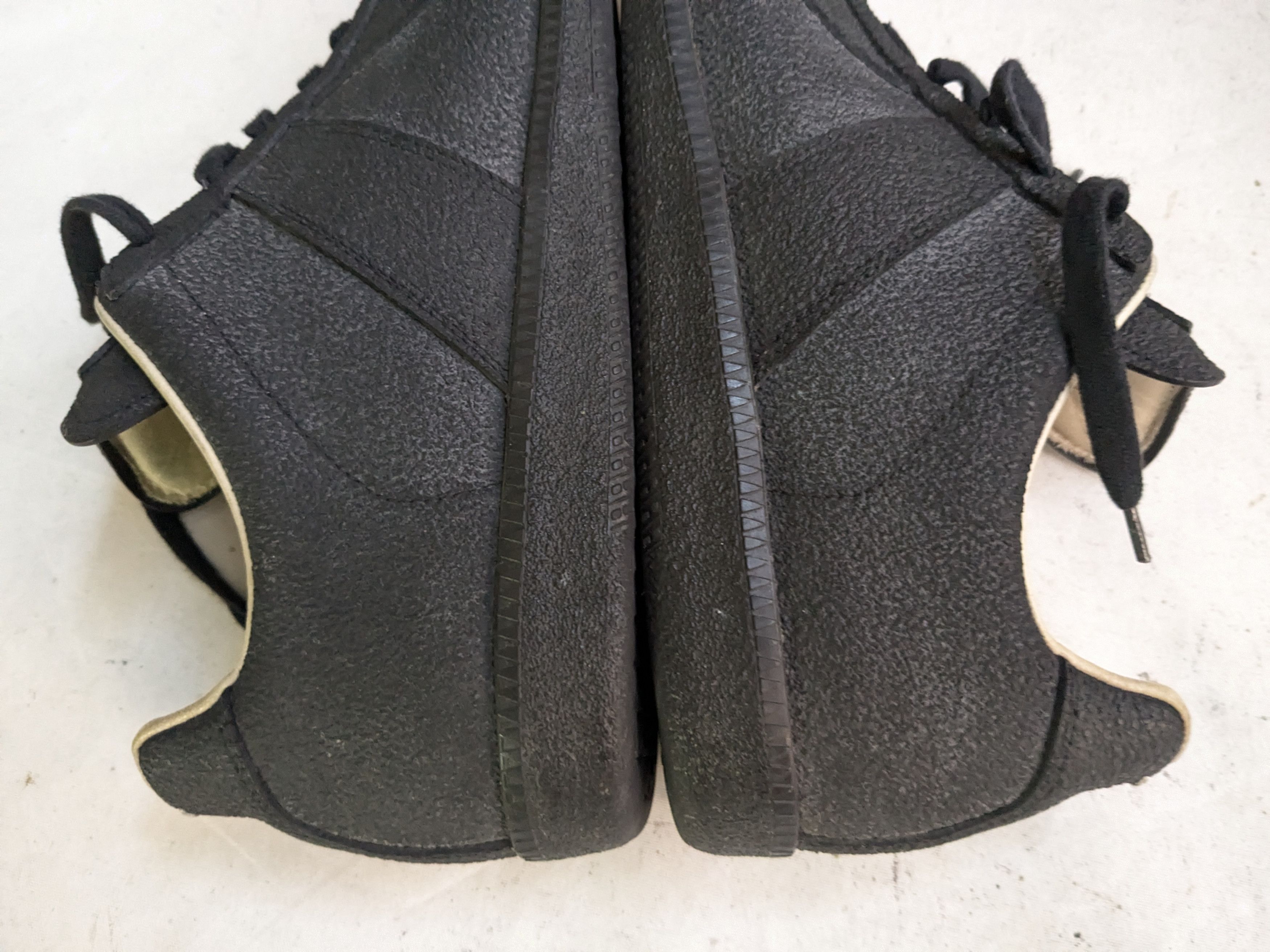 Maison Margiela Maison Margiela Replica GAT Rubberized 9 42 Low Tops Size US 9 / EU 42 - 6 Thumbnail
