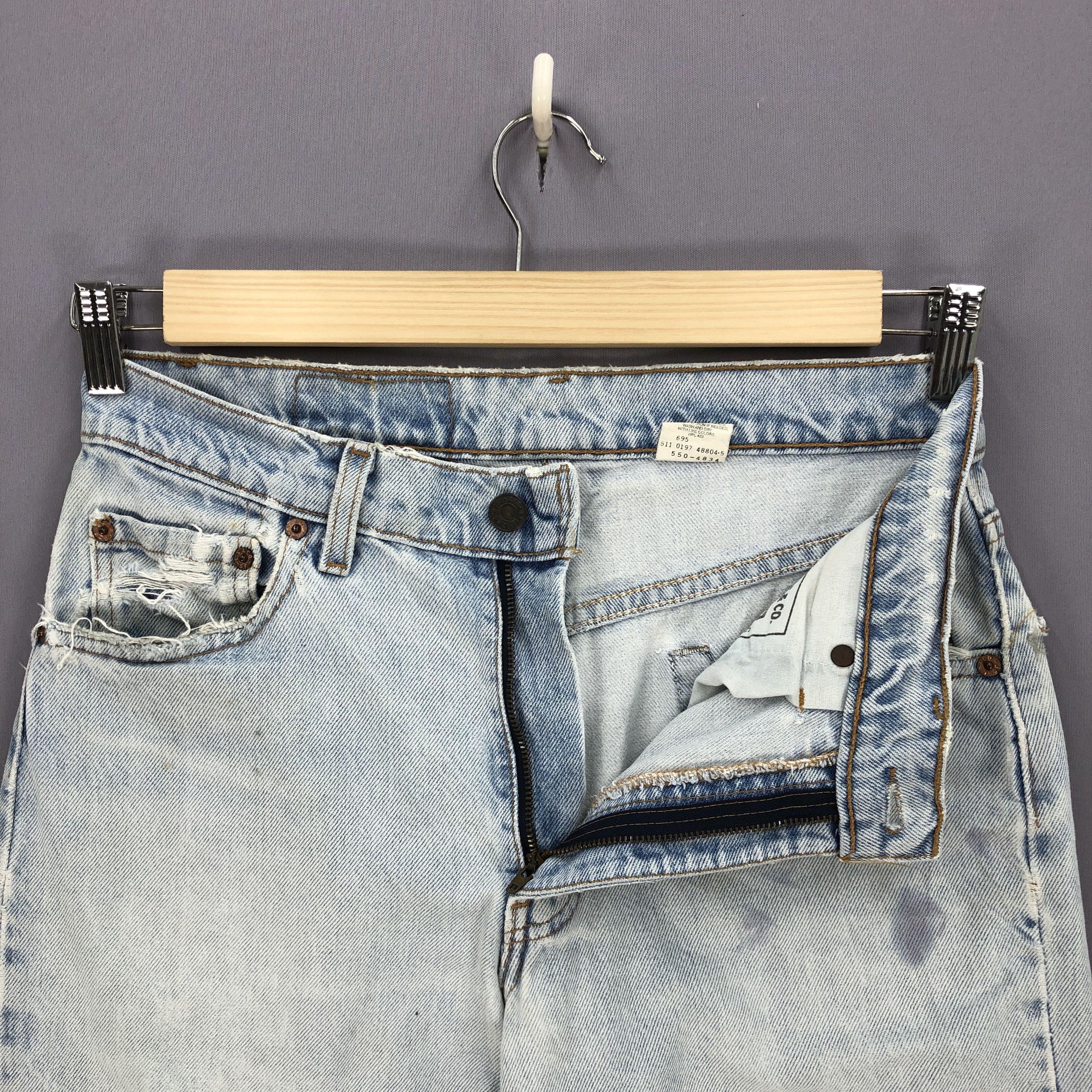 Levi's Vintage Levis 550 Jeans Levi's Ripped Light Wash Denim Size 28" / US 6 / IT 42 - 7 Thumbnail