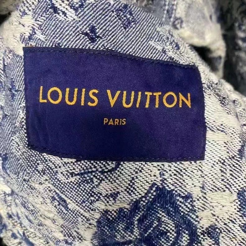 Louis Vuitton Louis Vuitton Blue floral-print logo denim jacket Size US S / EU 44-46 / 1 - 4 Thumbnail