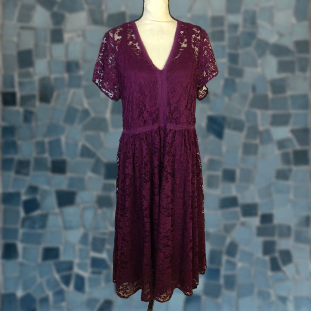 Torrid Midi A-line Dress Size 14 Womans Purple Floral Lace V-neck Short  Sleeve