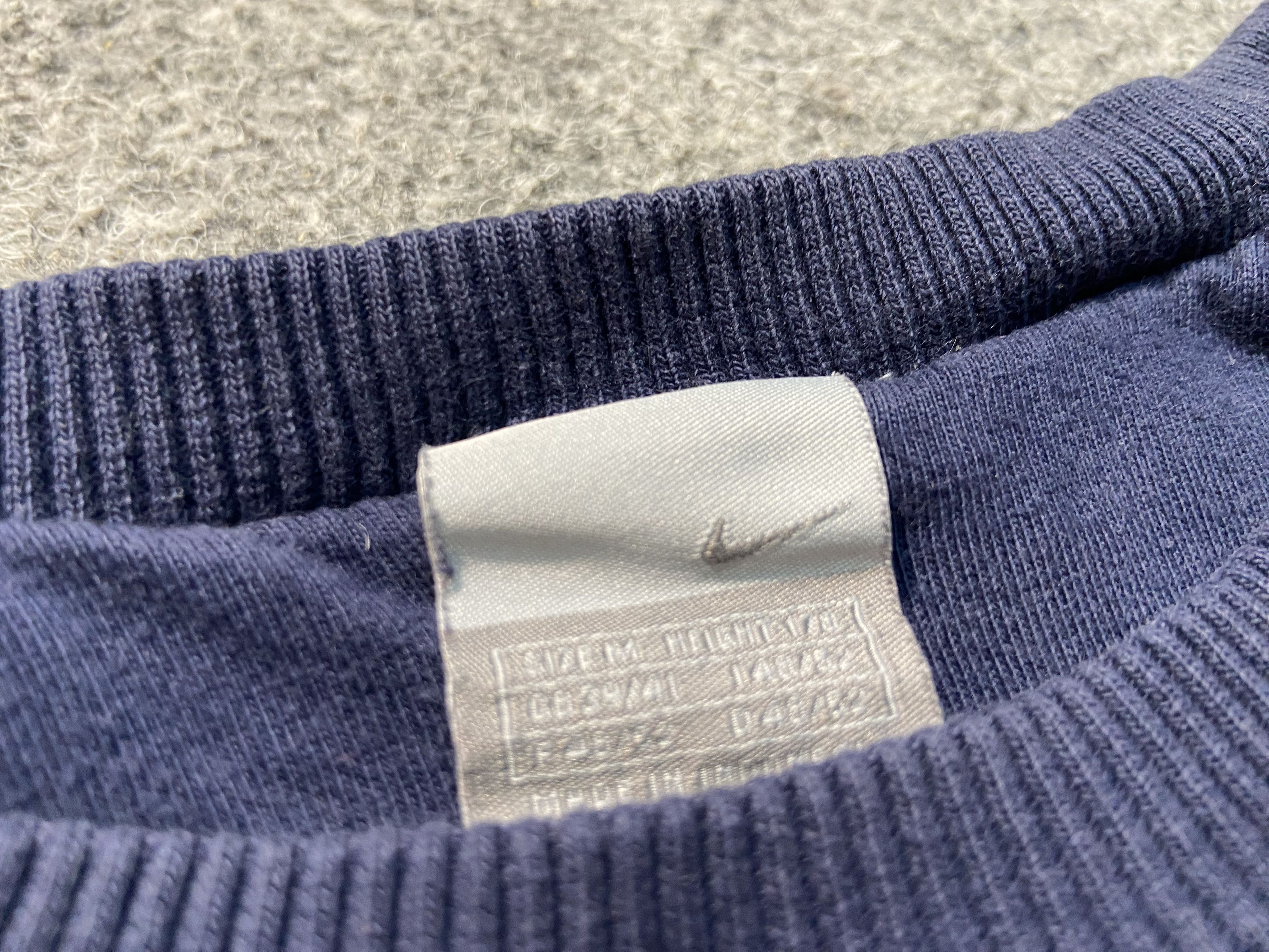 Nike Vintage Nike Big logo Sweatshirt Size US M / EU 48-50 / 2 - 3 Thumbnail