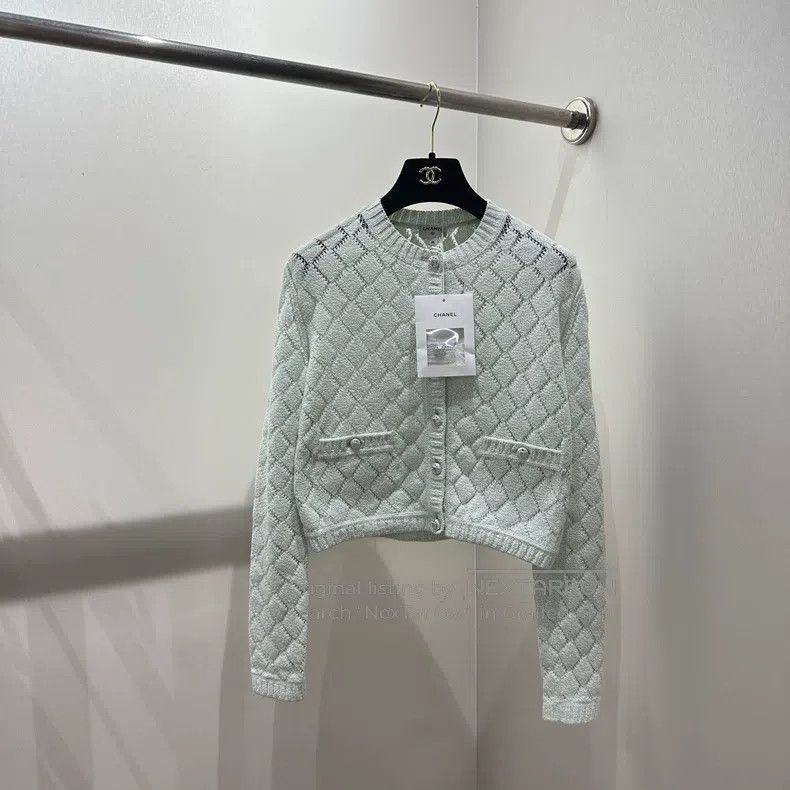 Chanel Chanel Mint green diamond diamond buckle knitted cardigan Size XS / US 0-2 / IT 36-38 - 1 Thumbnail